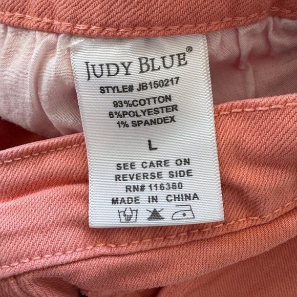 Women's Judy Blue Mid Rise Peach Distressed Jean Shorts Orange Size Large Summer - Picture 6 of 9